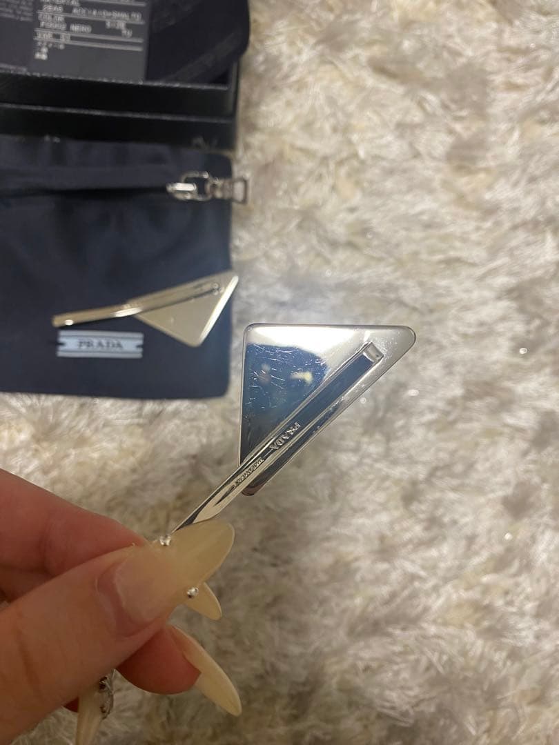 ちーPRADA プラダ ヘアピン 黒