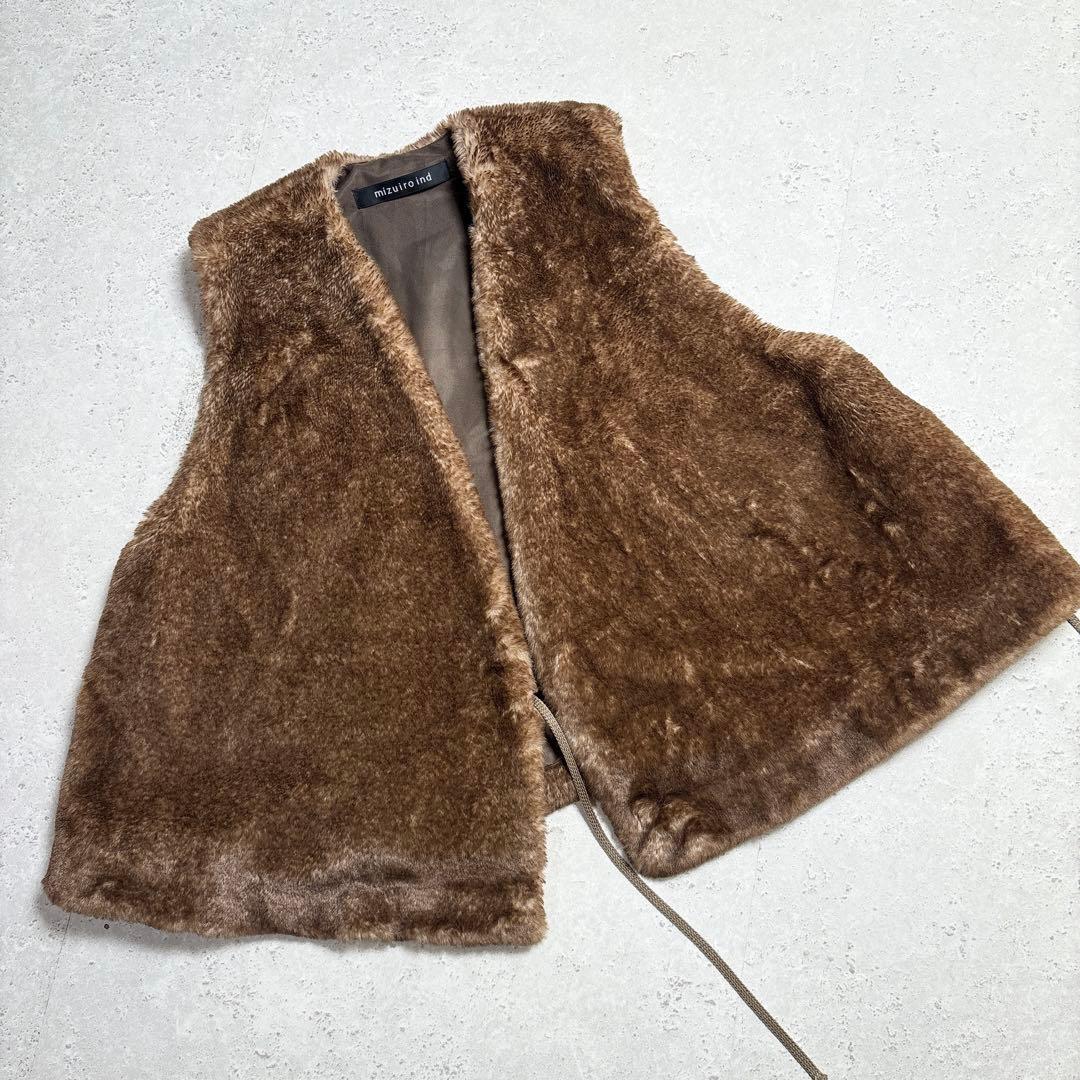 美品　ミズイロインド イミテーション ファー ベスト　ジレ