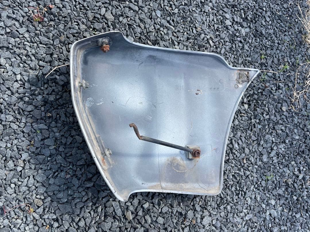 希少　トヨタデリボーイKXC 10Vフロントバンパーコーナーカバー左右中古