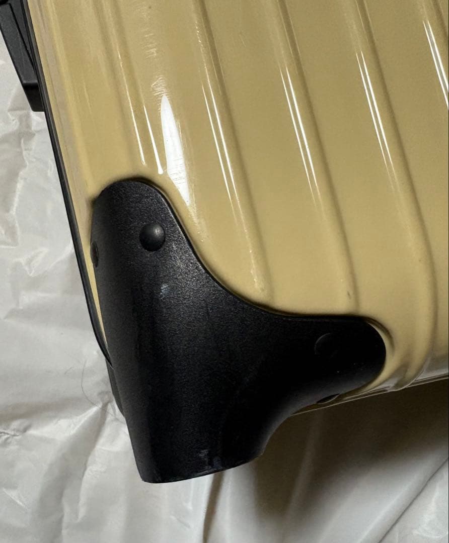 リモワ ユナイテッドアローズ 別注サルサ 32L 2輪 ミルクティー機内持込可