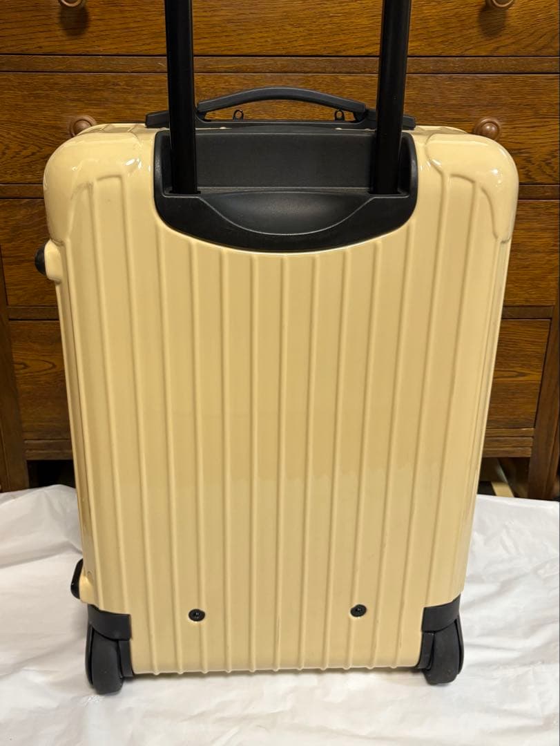 リモワ ユナイテッドアローズ 別注サルサ 32L 2輪 ミルクティー機内持込可