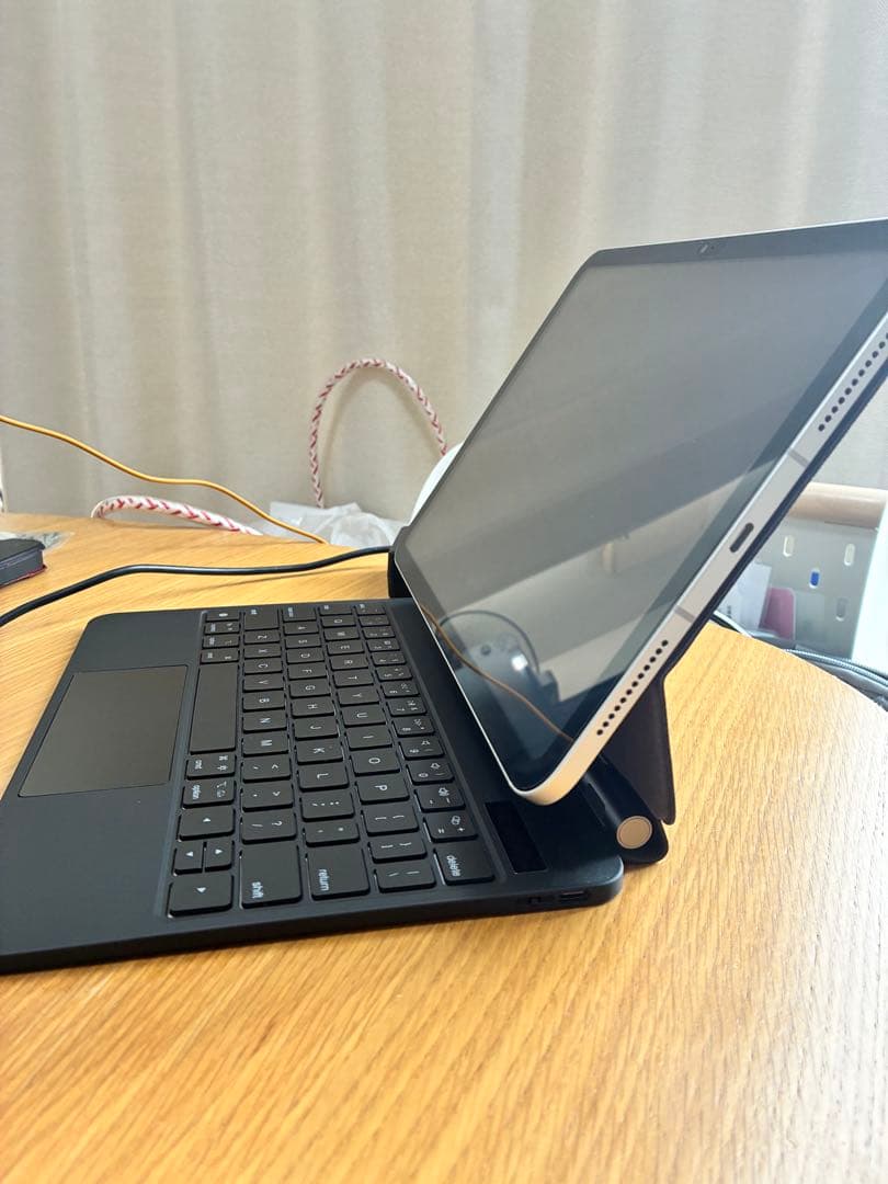 iPad (A16) 128GB Wi-Fi + Cellular(色シルバー)