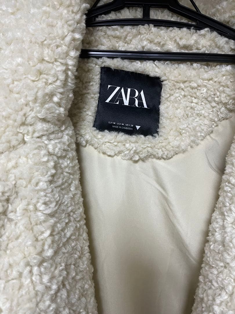 完売品 ZARA アイボリー フェイクファーコート　Mサイズ