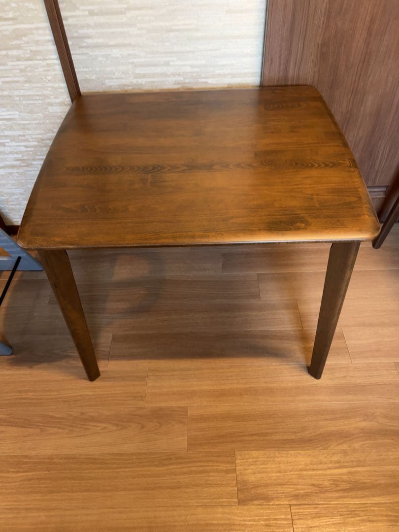 ニトリ ダイニングテーブル 2人用　ミドルブラウン