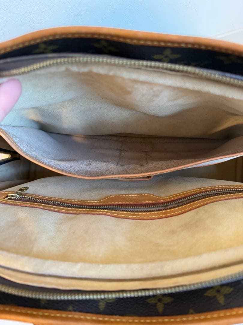 ルイ・ヴィトン　ビジネスバッグ