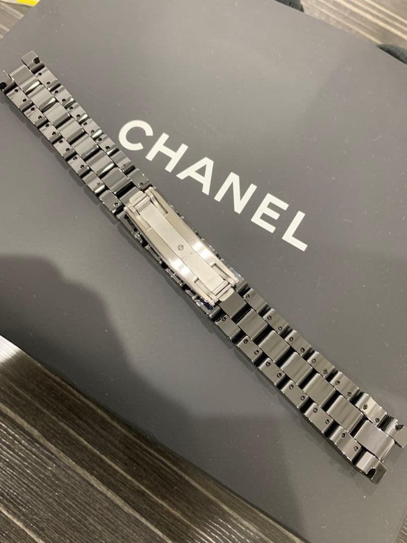 CHANEL純正セラミックベルトJ12 38ミリサイズ　腕周り20センチ調整済み
