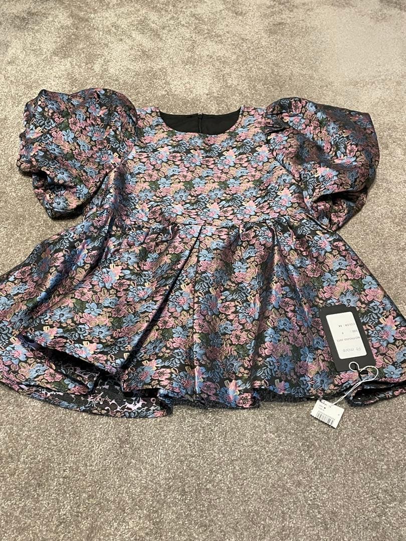 fitmore 限定カラー　バックリボントップス+花柄トップス