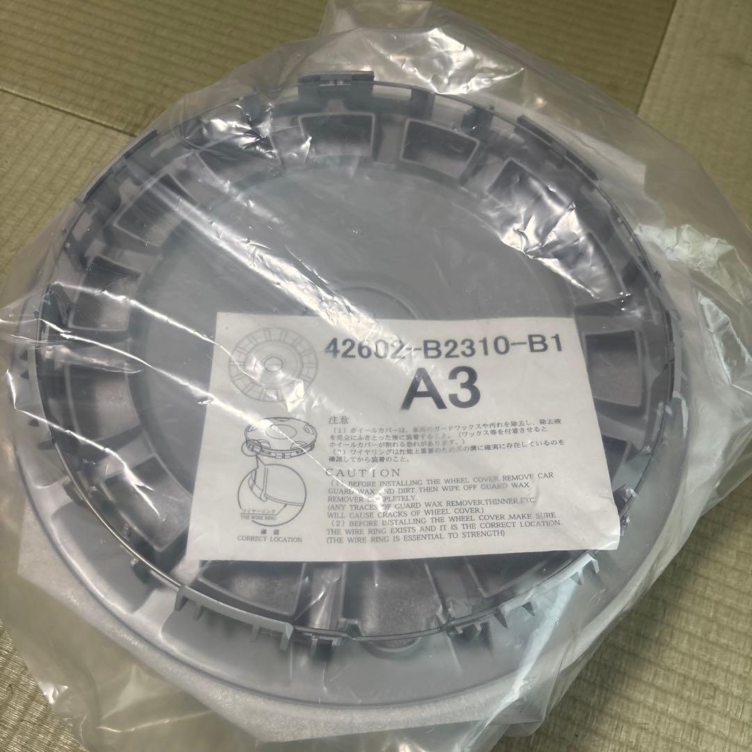 ムーヴキャンバス　ホイールキャップ　 4点セット