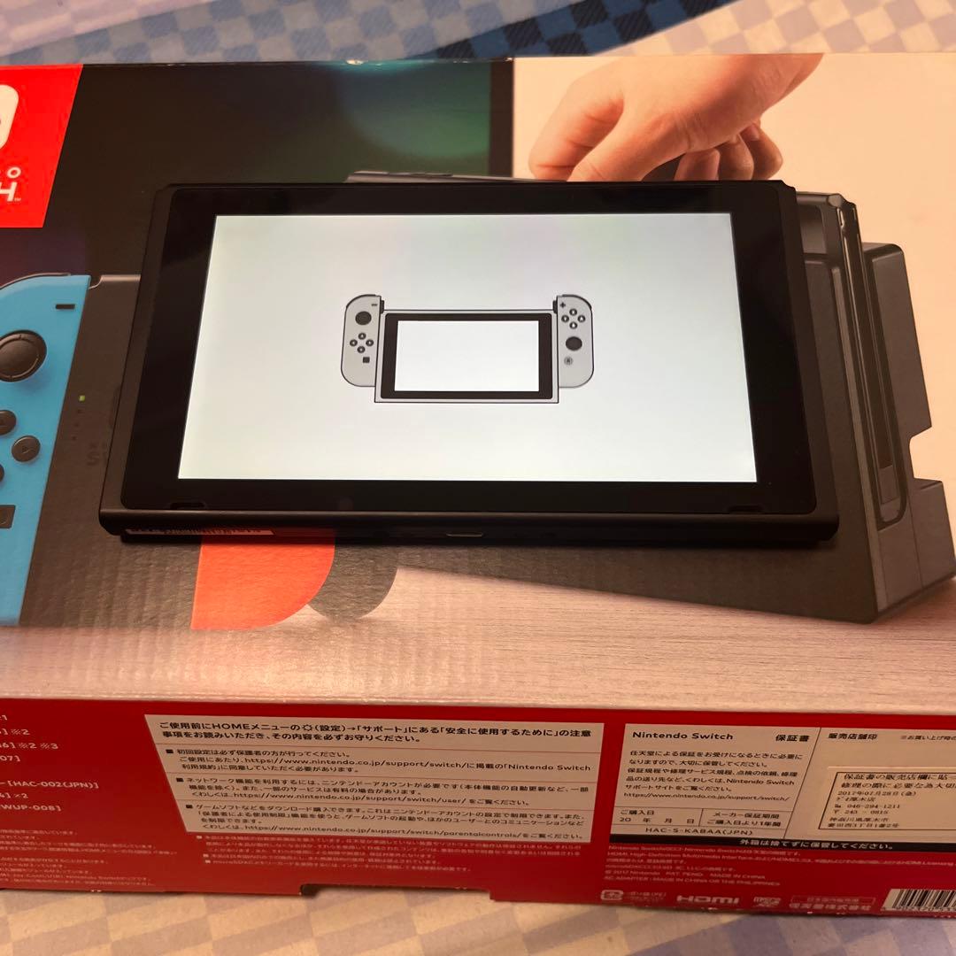 Nintendo Switch 本体 / joy-conストラップのみ欠品