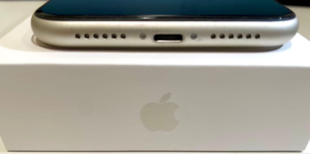 Apple iPhone 11 ホワイト 64GB 箱付き