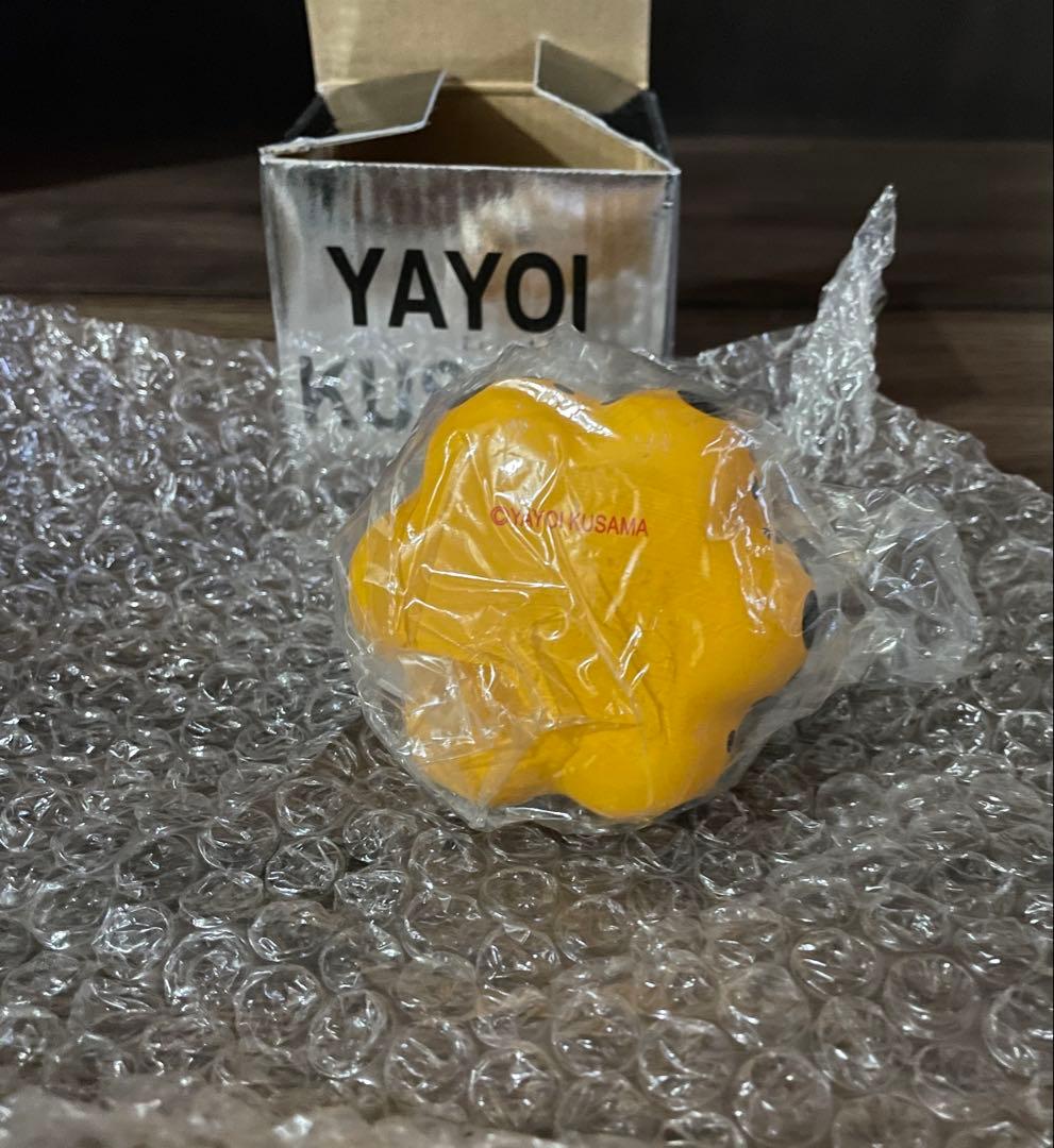 廃盤・草間彌生 かぼちゃ　パンプキン ペーパーウェイト