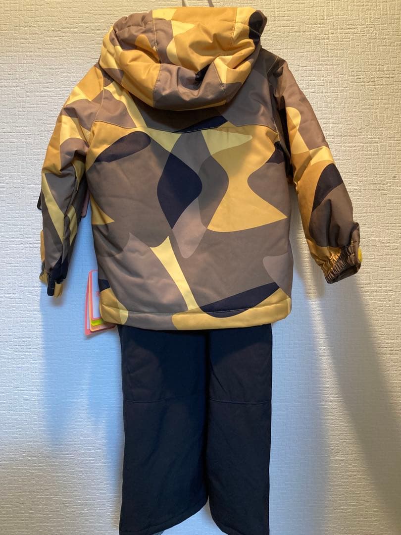 【新品・未使用】男の子　ウェア、スノーブーツセット　90㎝