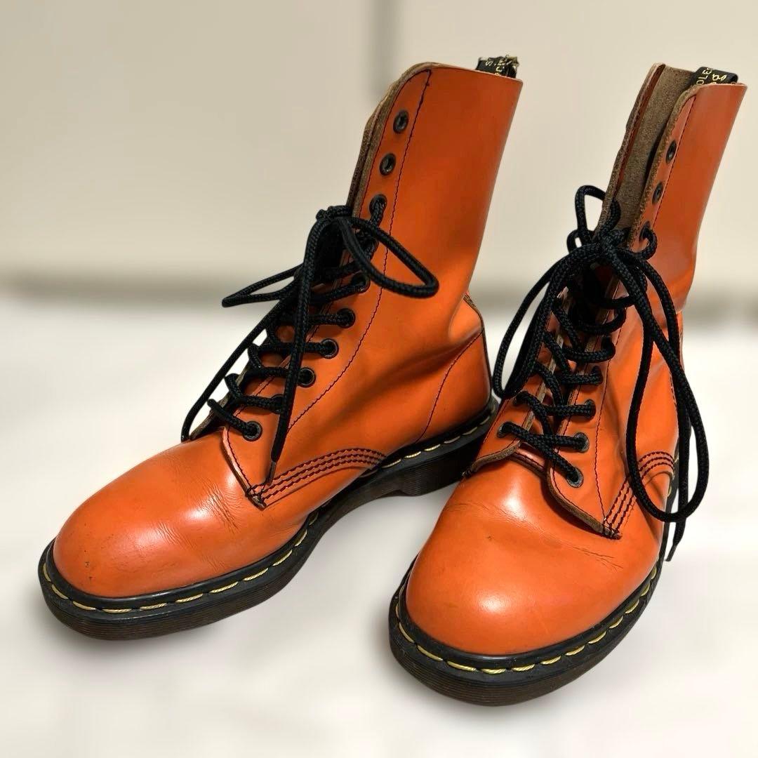 Dr. Martens Air Wair ブーツ　オレンジ　イングランド製