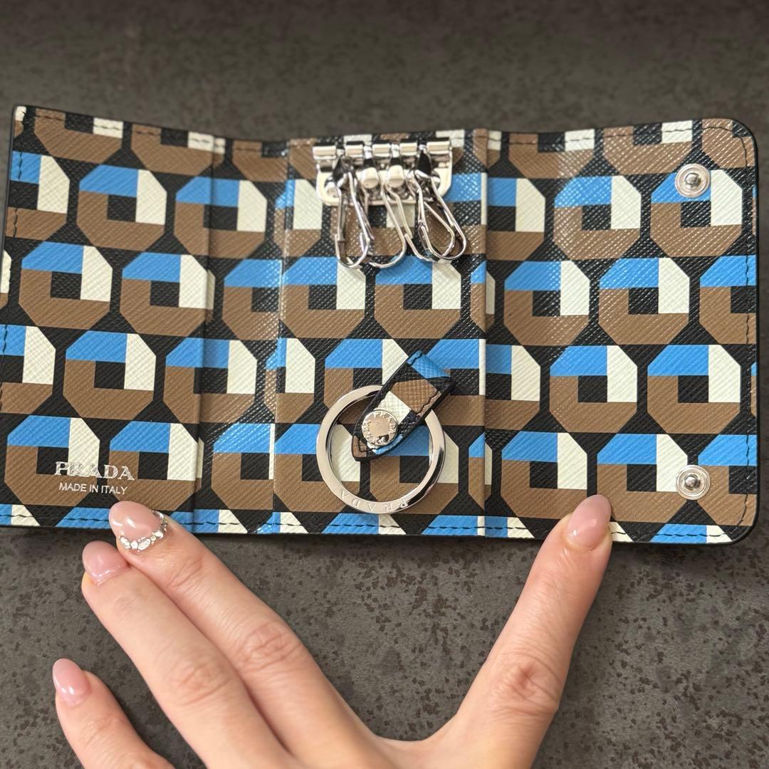 【新品未使用】PRADA非売品サフィアーノトライアングルキーケース