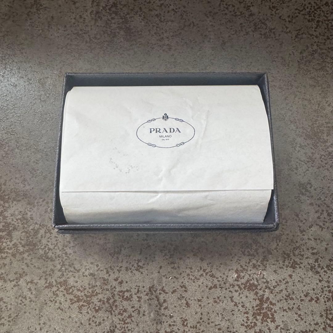 【新品未使用】PRADA非売品サフィアーノトライアングルキーケース
