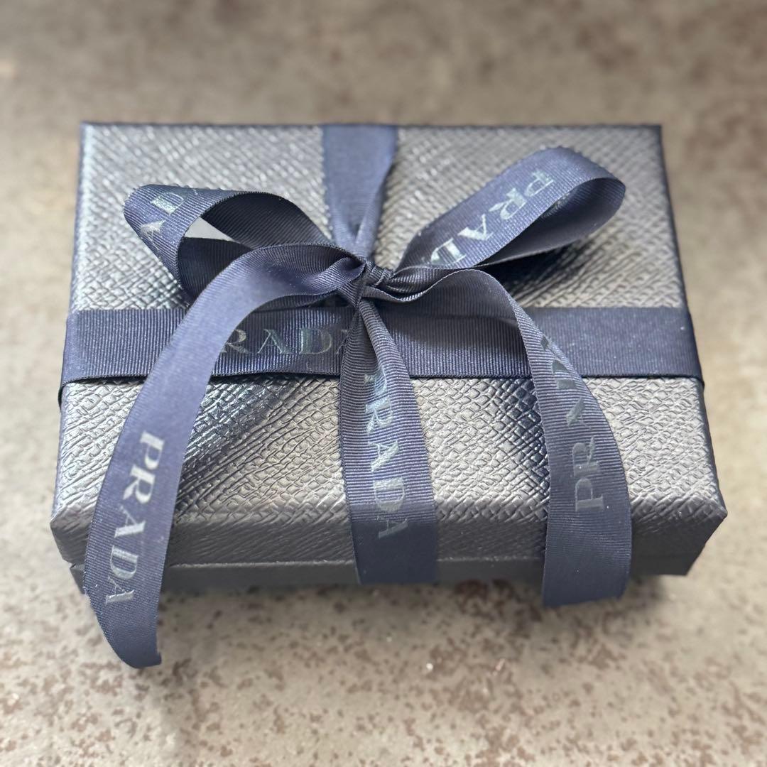 【新品未使用】PRADA非売品サフィアーノトライアングルキーケース