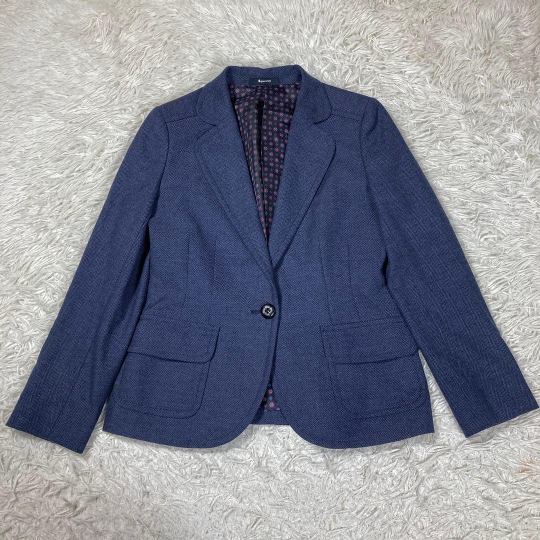 アクアスキュータム　ネイビー　ヘリンボーン　くるみボタン　サイズ8(M)