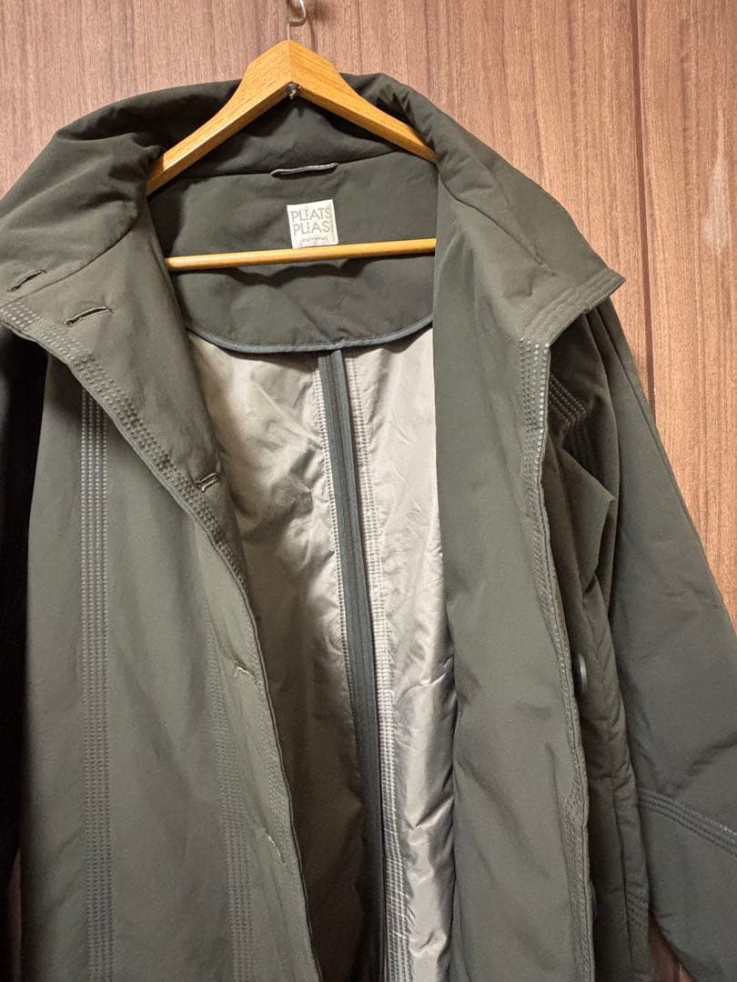 イッセイミヤケISSEY MIYAKE プリーツプリーズ ロングコート　サイズ4