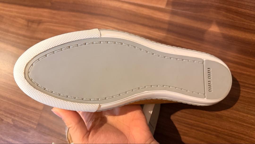 最終値下げ！ miu miu ベージュ ハイカットスニーカー