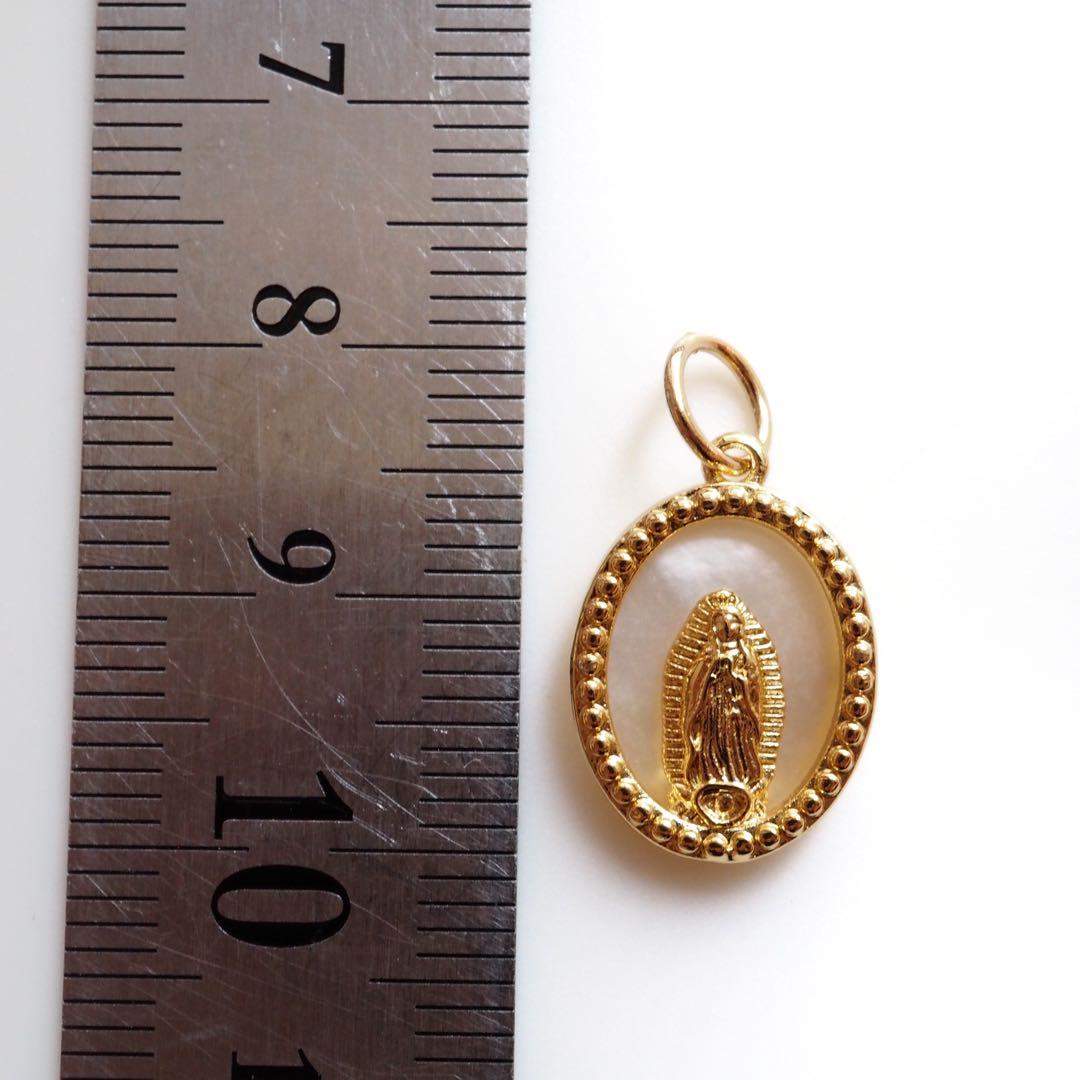 【はくとん( 'ω')ŧ‹\"ŧ‹\"】芍薬翡翠のゴムブレスレット