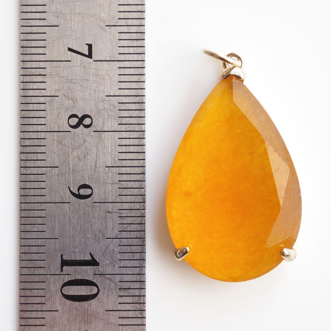 【はくとん( 'ω')ŧ‹\"ŧ‹\"】芍薬翡翠のゴムブレスレット