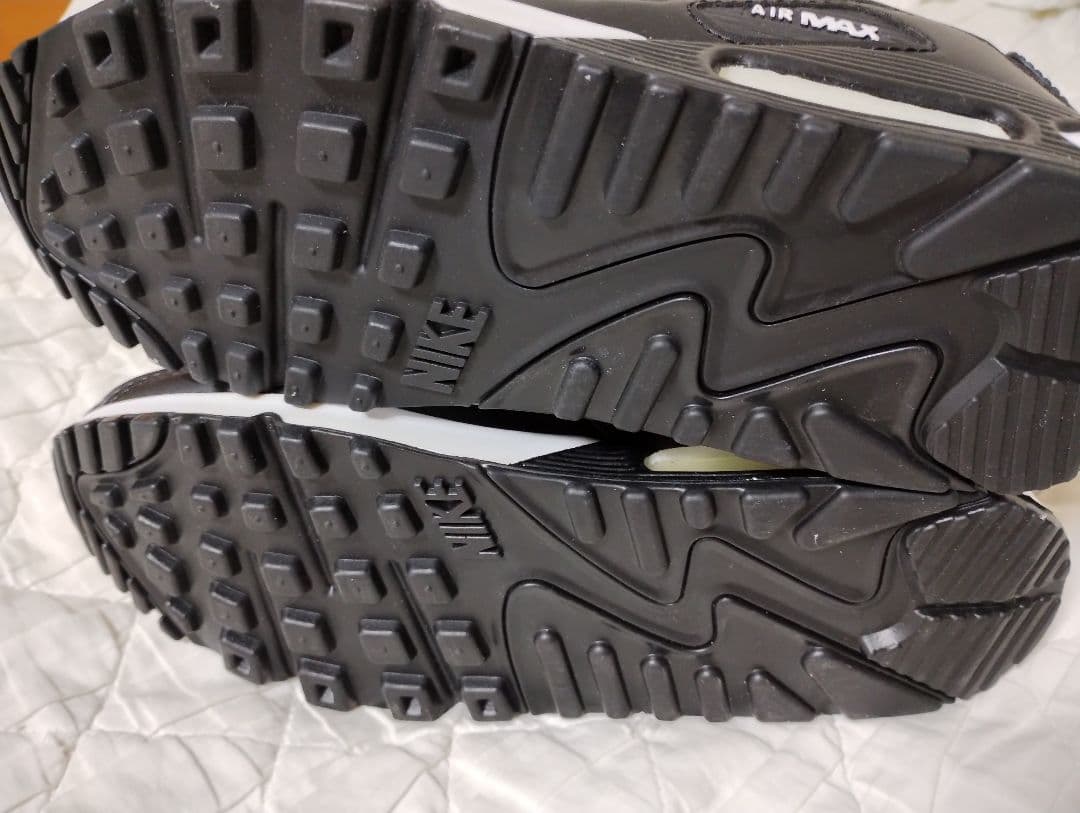 ナイキ エア マックス 90　２３．５センチ