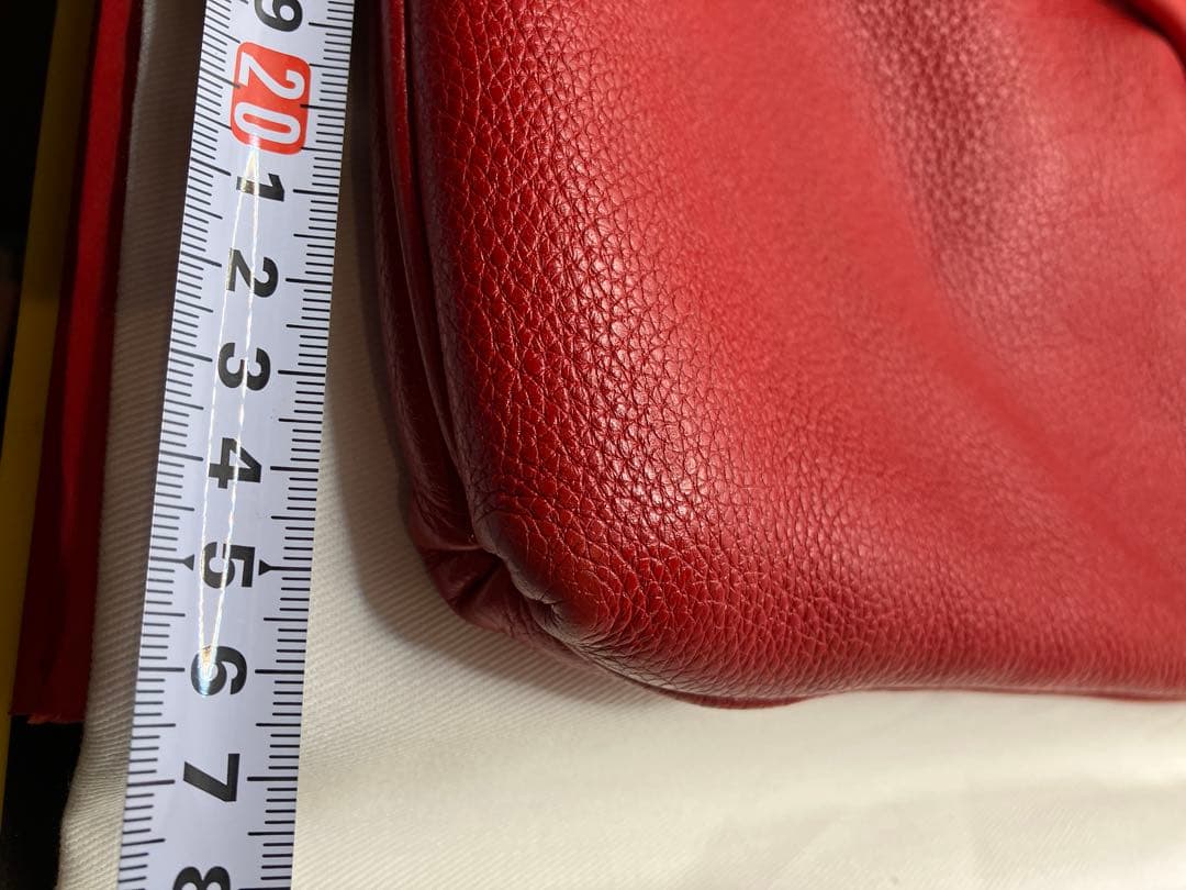 yu フェラガモ FERRAGAMO ショルダーバッグ 高級イタリアンレザ