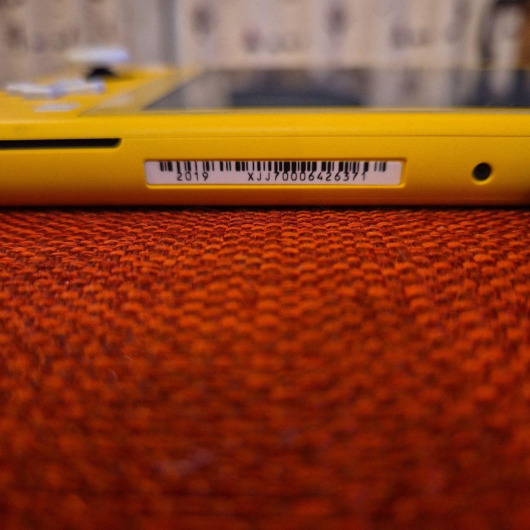 Nintendo SwitchLight本体