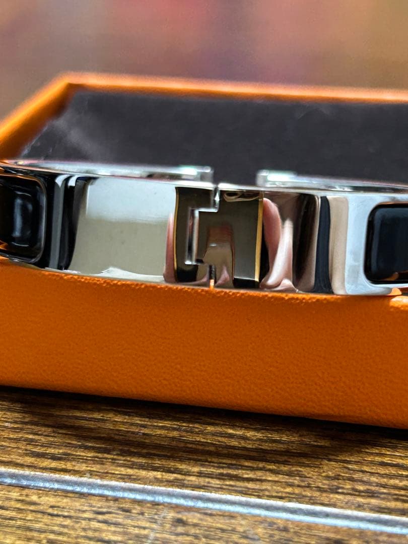 HERMES シルバー ブラック バングル
