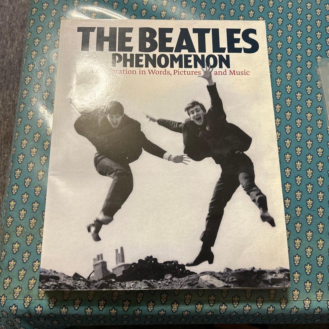 洋書 THE BEATLES PHENOMNON