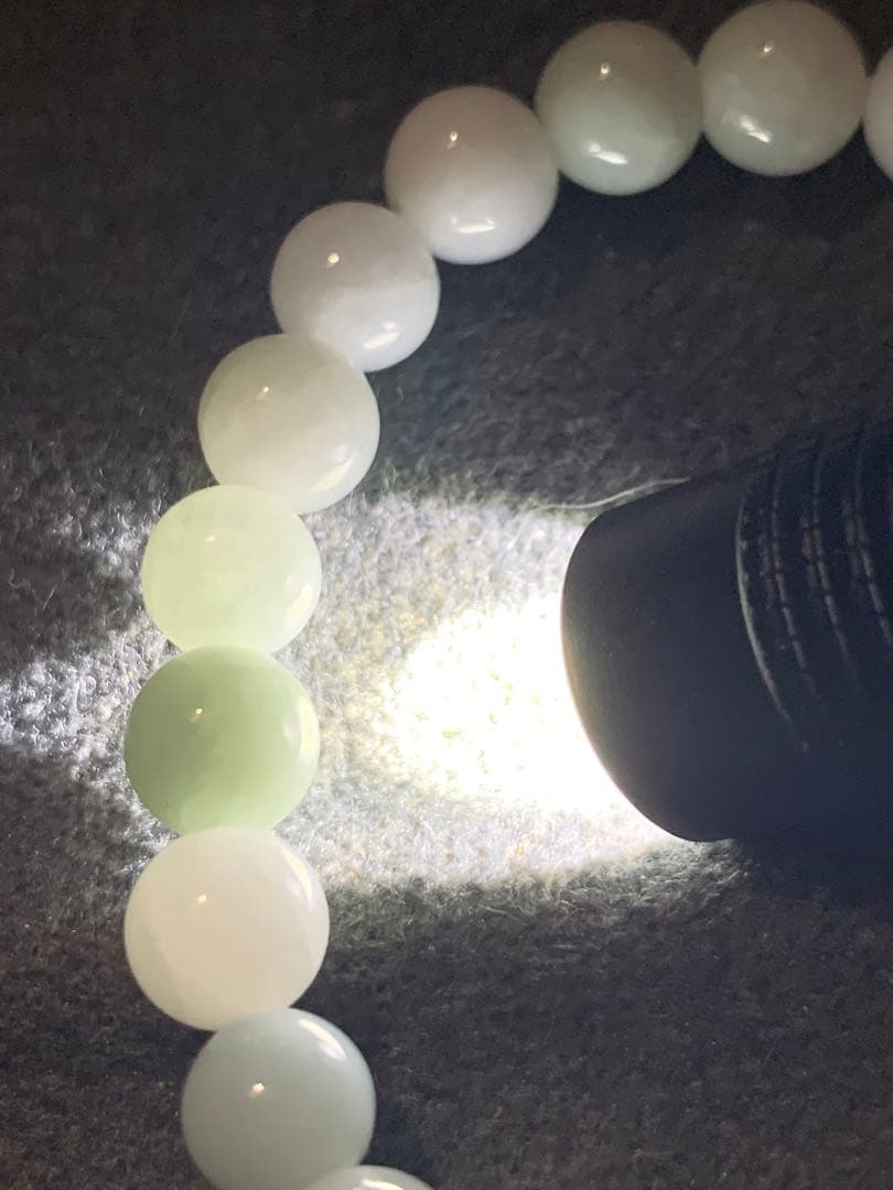 ガラス質　糸魚川本翡翠ブレスレット　上質ひすい　ヒスイ　翡翠　ヒーリング　コン沢