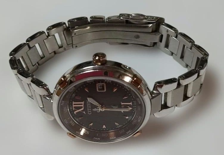 ポ*コ様 CITIZEN シチズン xC 腕時計 H240 電波時計 稼働 説明