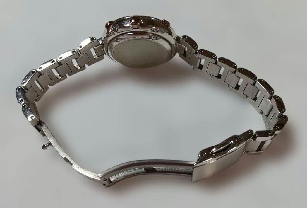 ポ*コ様 CITIZEN シチズン xC 腕時計 H240 電波時計 稼働 説明