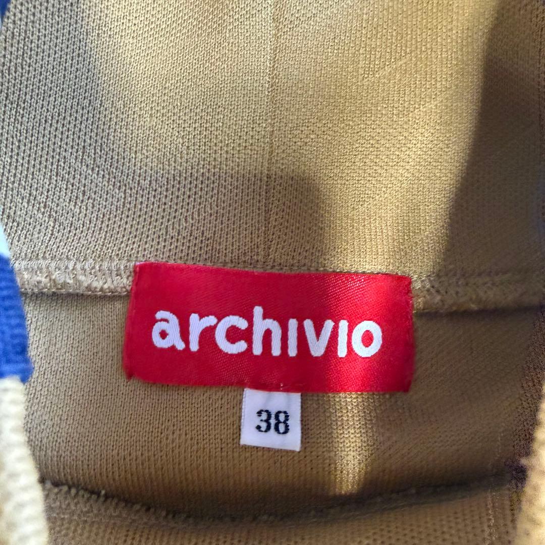 【アルチビオ】美品 モックネック ベージュ サイドライン 38 レディース