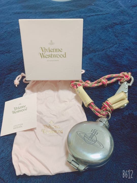 【新品　未使用品】ヴィヴィアン　ウエストウッド　携帯灰皿・小物入れ