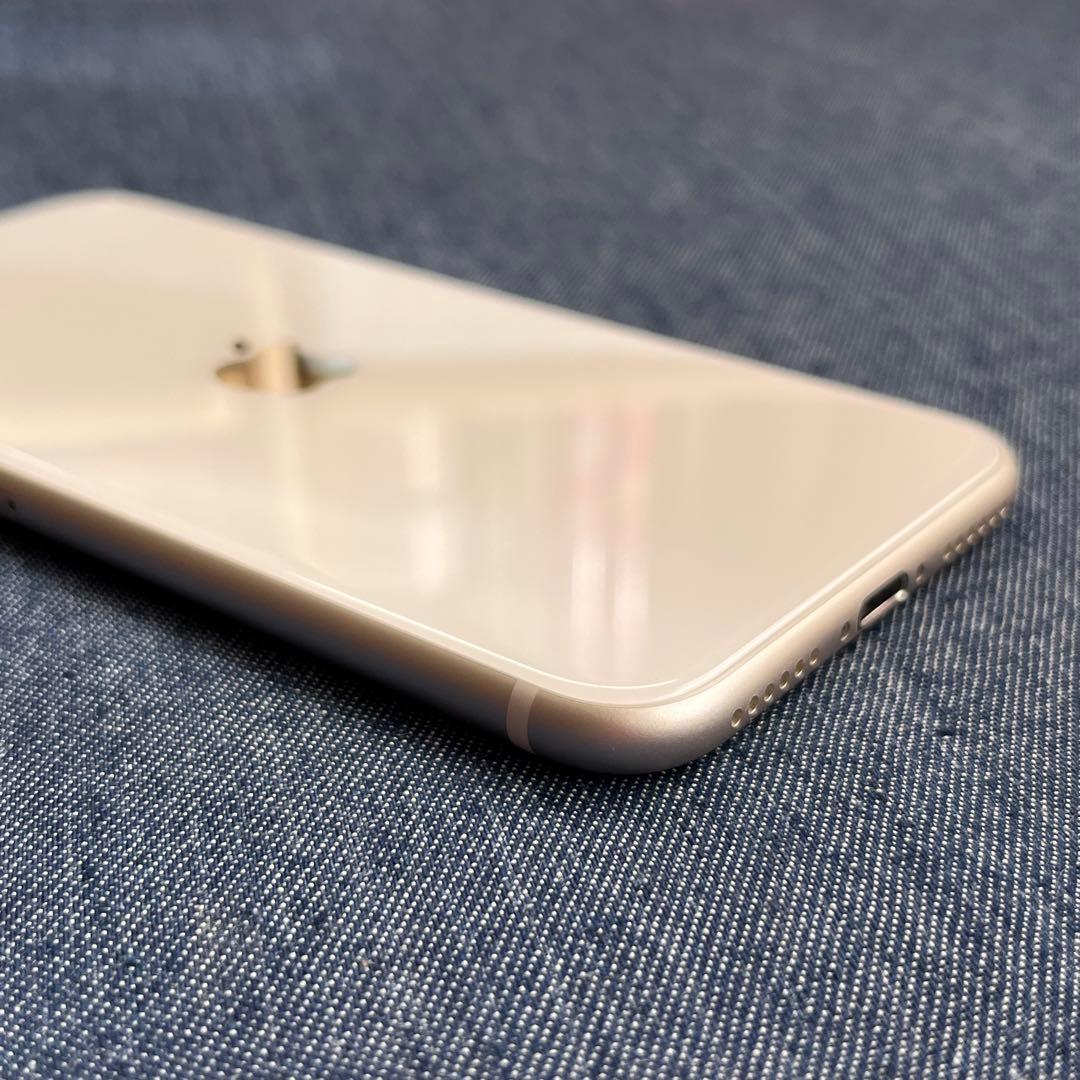 iPhone SE3 第3世代 本体 スターライト 64GB SIMロックなし