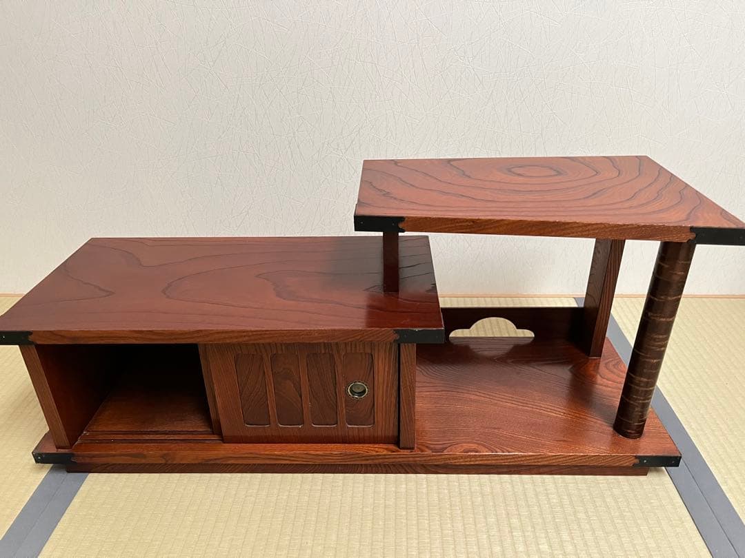 床の間、飾り棚、桜皮細工、収納棚、茶箪笥、金具打ち、花瓶台、昭和レトロ、ケヤキ色