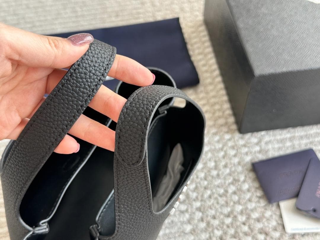 超美品ノベルティ　ハンドバッグ　ブラック　バッグ