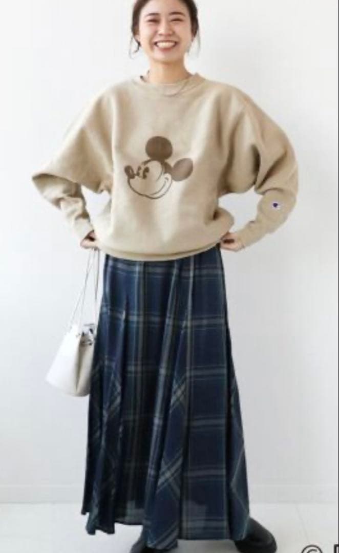 ジャーナルスタンダード　トレーナー　ベージュミッキーコラボ