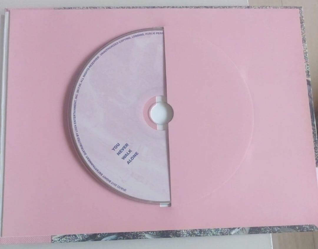 BTSサインCD 2種類（BTSメンバ全員が自筆でサイン！）