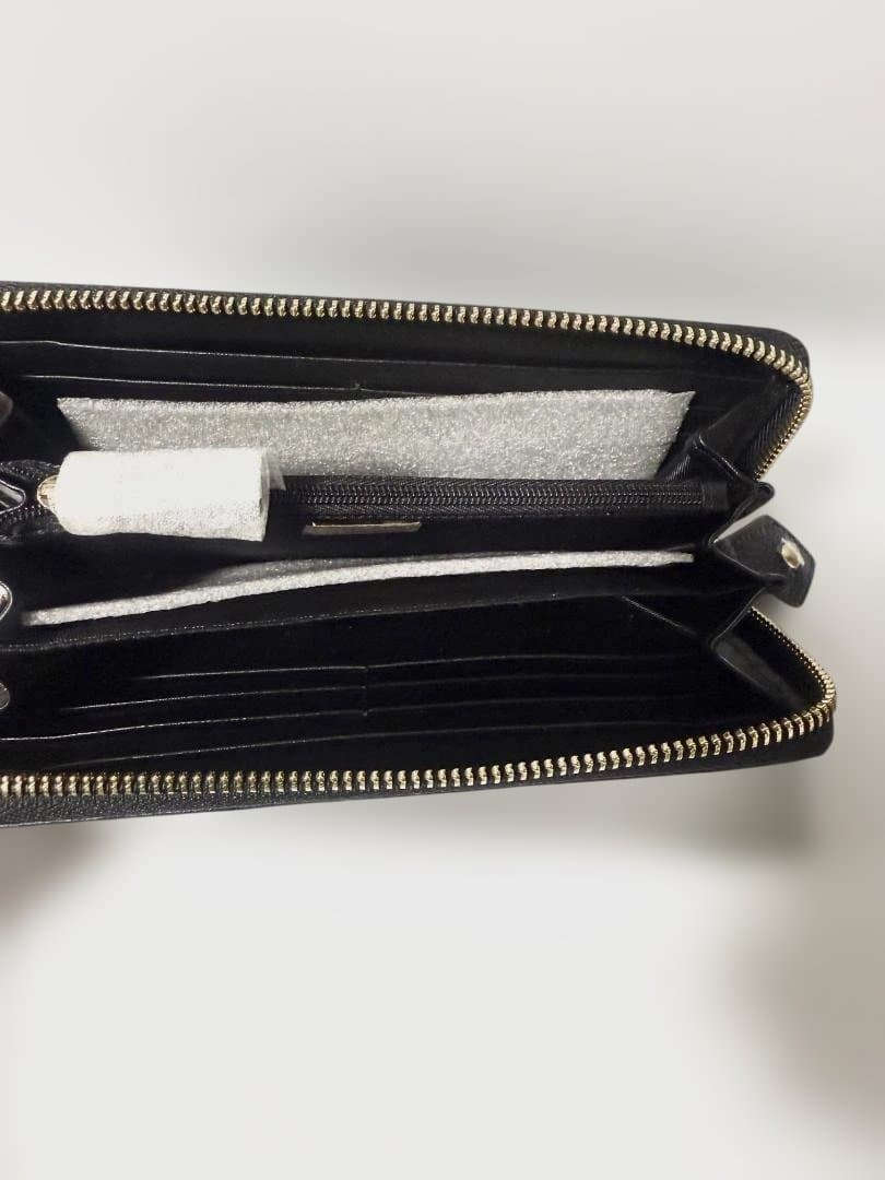 ヴィヴィアンウエストウッドvivienne westwood　オーブ型押ブラック