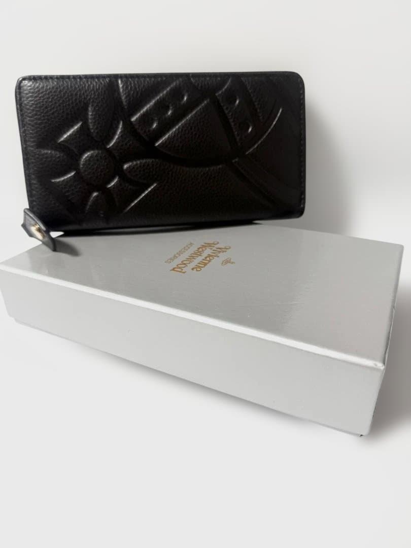 ヴィヴィアンウエストウッドvivienne westwood　オーブ型押ブラック