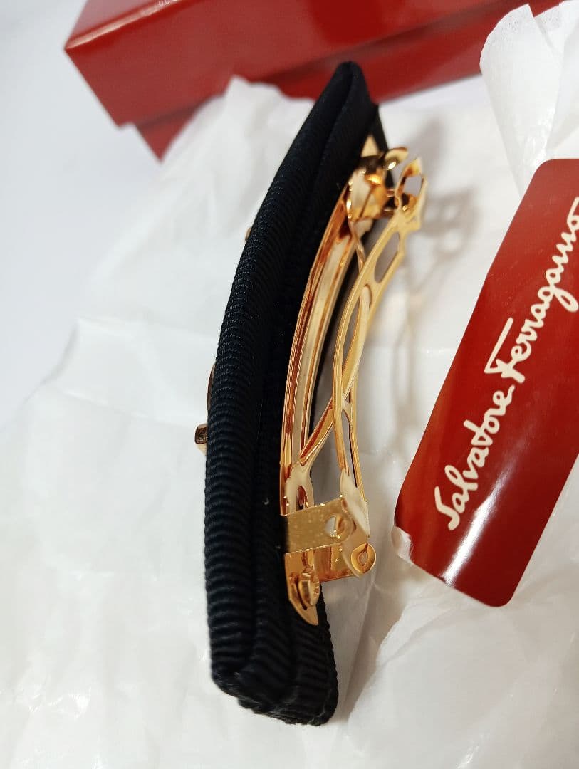 フェラガモ　Ferragamo　バレッタ　ブラック　ガンチーニ　髪留め