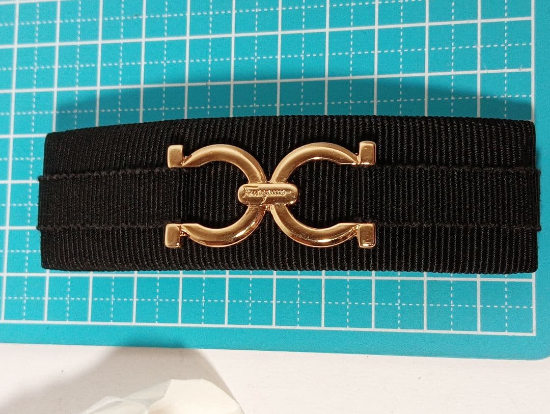 フェラガモ　Ferragamo　バレッタ　ブラック　ガンチーニ　髪留め