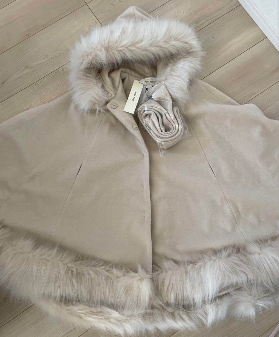 お値下げしました。 フードファーケープコート　ポンチョ