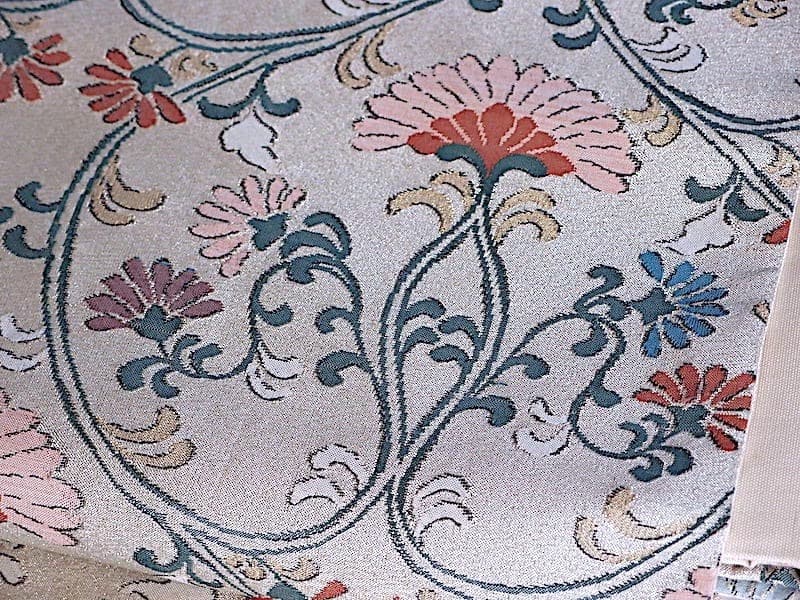 織りの九寸名古屋帯（アラベスク花唐草文）薄くキラリと　正絹美品