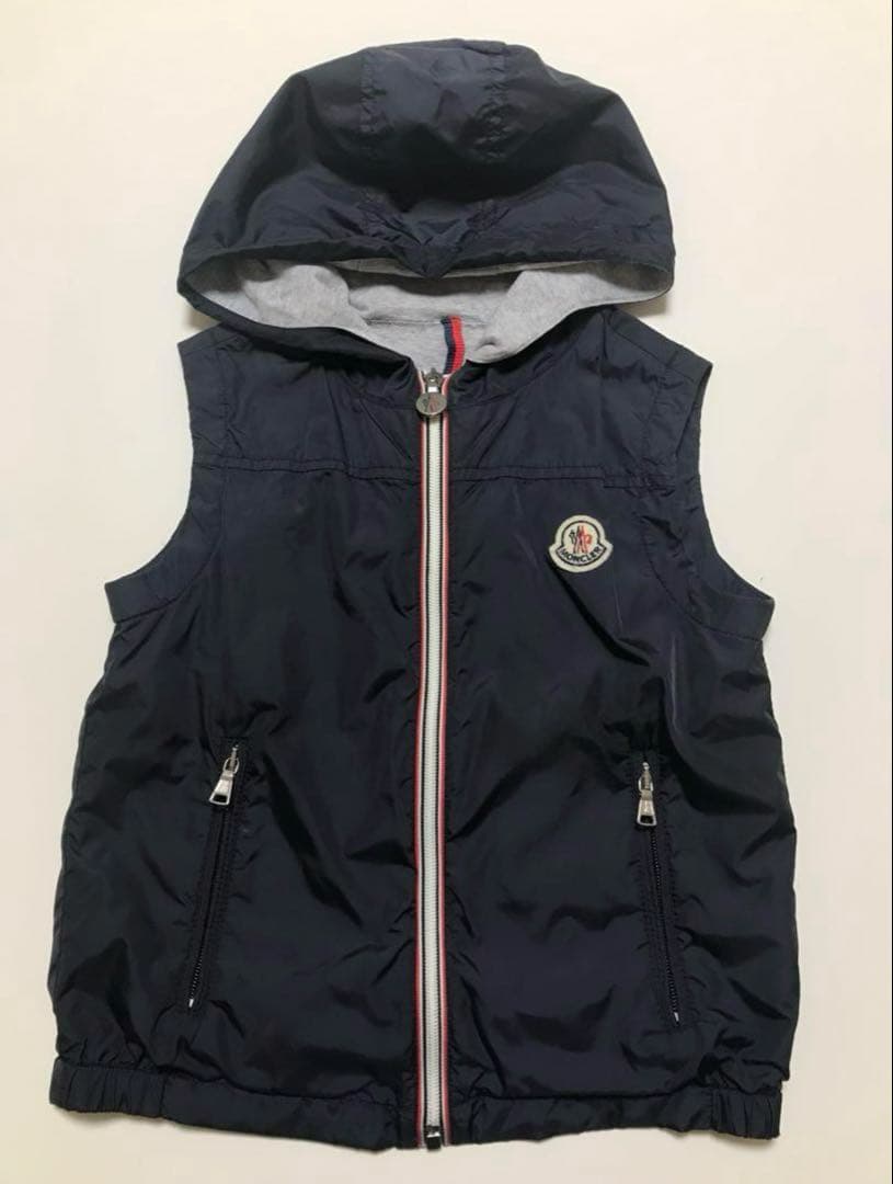 モンクレールキッズ　ベスト　美品　8Y
