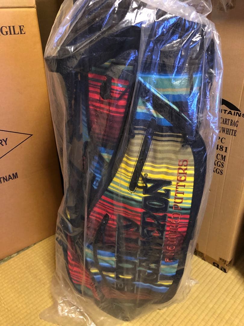 未使用 scotty cameronマルチカラーナイロンキャディバッグ