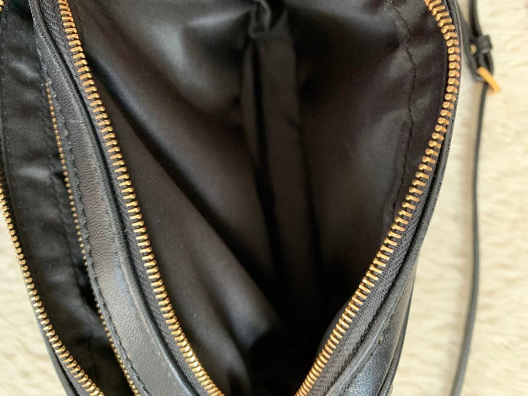 MIU MIU 正規品　美品　マトラッセ　マテラッセ　黒　ショルダーバッグ