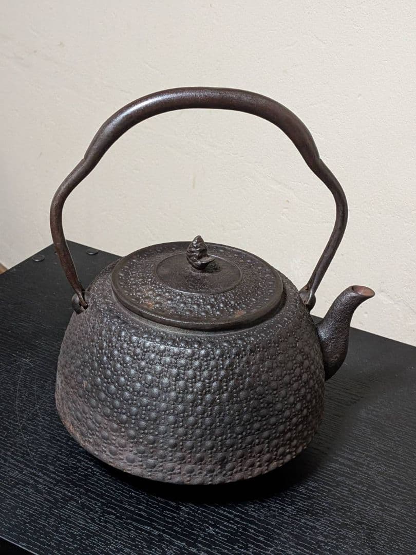 長文堂造 大振鉄瓶 霰紋 約1.8L 鉄蓋 メンテナンス済　鉄器